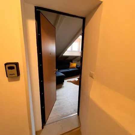 شقة Mansarda Mazzini